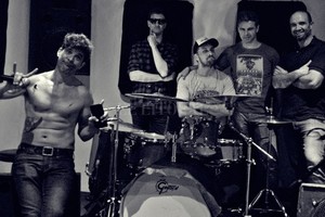 ELLITORAL_271232 |  Gentileza Magia Negra Producciones Cul de Sac? versión 2019: Hernán Bruno (voz), Marcelo Burgi (teclados y coros), Lucas Negretti (batería y coros), Héctor  Tío  Grazioli (guitarra y coros) y Lucas Prochietto (bajo y coros).