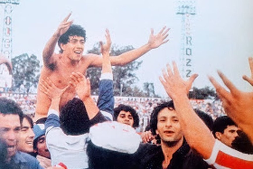 ELLITORAL_438532 |  Archivo Luis Abdeneve era un pibe aquél 20 de febrero de 1983, cuando Unión se salvó del descenso en Junín, ganándole a Quilmes.
