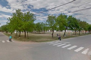 Captura de Pantalla - Google Street View Todo sucedió en la Plaza León, en la localidad de Granadero Baigorria