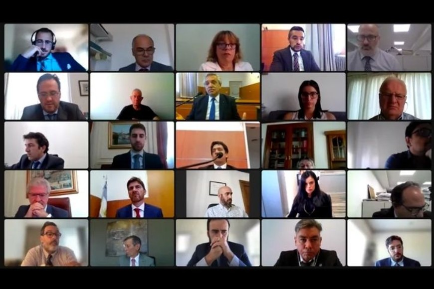 ELLITORAL_437394 |  Transmisión del Zoom de Tribunales Federales. El resto de las partes del proceso siguen la causa vía Zoom y no presencial.