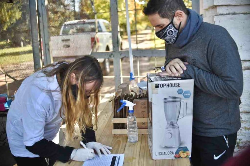 ELLITORAL_377008 |  Municipalidad de Santa Fe Unas 120 familias se sumaron a la campaña de recepción de aparatos eléctricos y electrónicos en desuso.