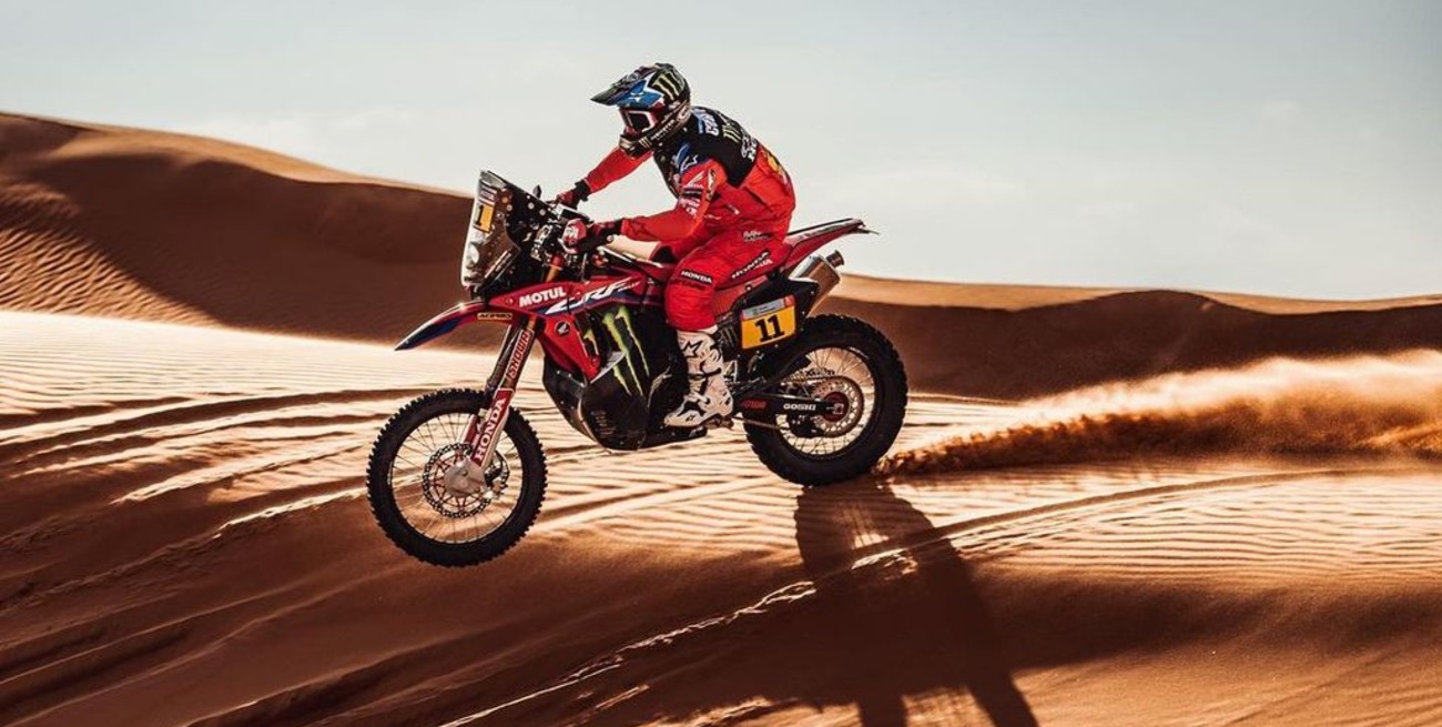 Kevin Benavides tuvo un gran domingo y saltó al tercer puesto de la general de motos del Dakar 2022