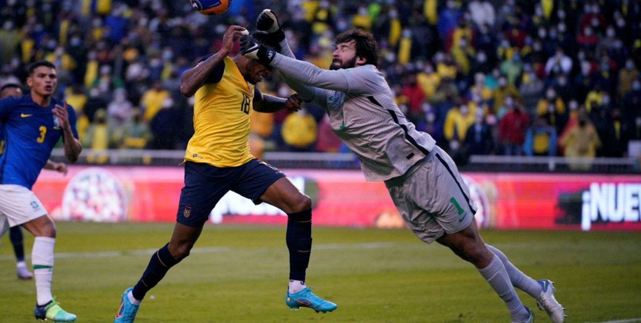 En un partido cargado de polémicas, Ecuador y Brasil igualaron 1 a 1
