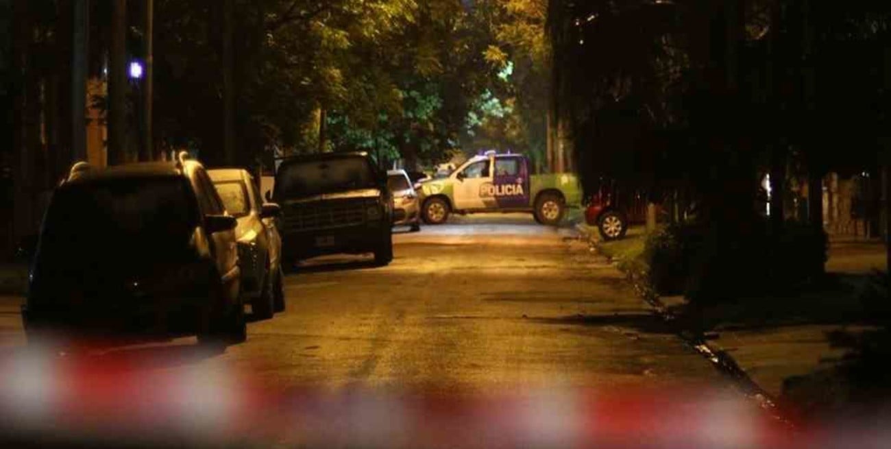 Buenos Aires: un policía mató a un motochorro que quiso robarle a una mujer y quedó detenido