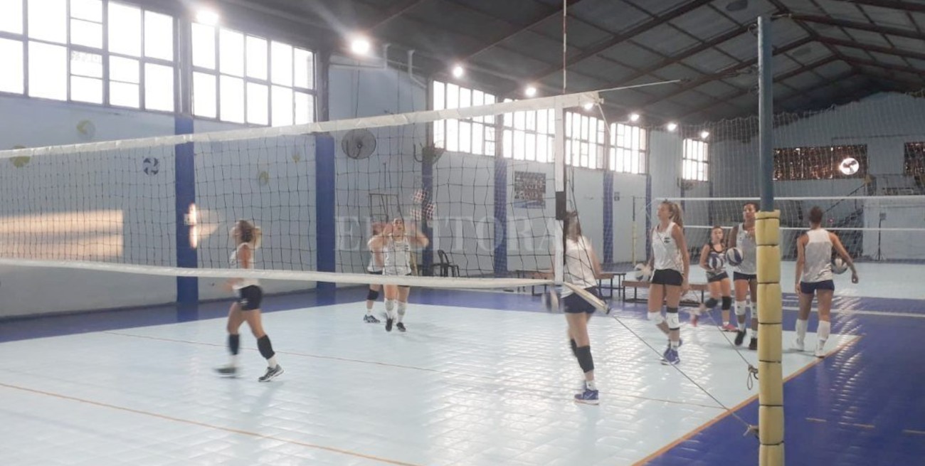 Las chicas del Náutico Sportivo Avellaneda de Rosario van por más en su segunda liga nacional de vóley consecutiva