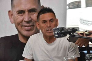 Guillermo Di Salvatore Voy por fuera de todos los partidos y volveré a caminar los barrios y acompañar a los vecinos para que puedan vivir dignamente , remarcó Juan José Piedrabuena.