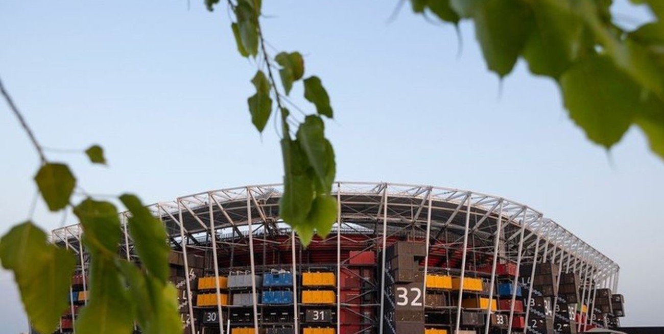Qatar: el estadio construído con 974 contenedores que se desmantelará al finalizar el mundial