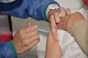 ELLITORAL_421986 |  Flavio Raina. La Esquina Encendida sigue siendo uno de los vacunatorios  bastiones  en la ciudad.