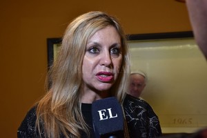 ELLITORAL_352451 |  Archivo Estamos aquí para defender los intereses de la Provincia de Santa Fe y lo hacemos: están en juego los puestos de trabajo, las plantas industriales, que en algunas localidades muchas veces es la única industria, y las oportunidades de miles de santafesinos y santafesinas , advirtió la senador nacional María de los Ángeles Sacnun en diálogo con El Litoral.