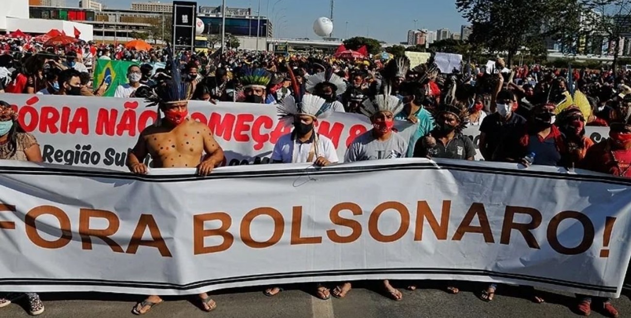 Centenares de Brasileños se movilizan contra Jair Bolsonaro