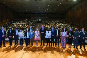 ELLITORAL_437308 |  Gentileza La escuela es el lugar donde todos tenemos que ser los protagonistas de la Argentina , destacó Perczyk, en compañía de ministros de todas las provincias, en la presentación del programa.