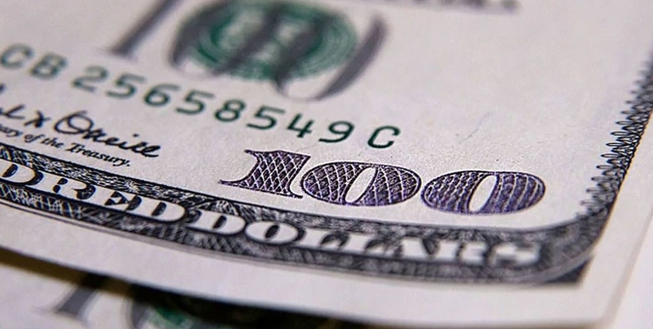 Dólar hoy: El oficial abre estable y el "blue" sube a $ 145