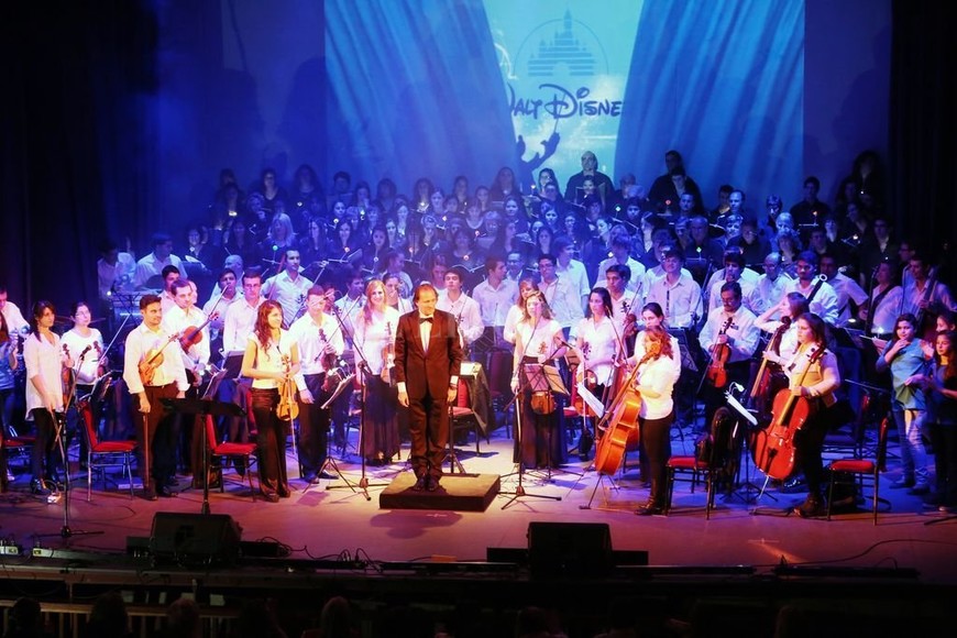 ELLITORAL_423242 |  Gentileza Coro de La Merced D.R