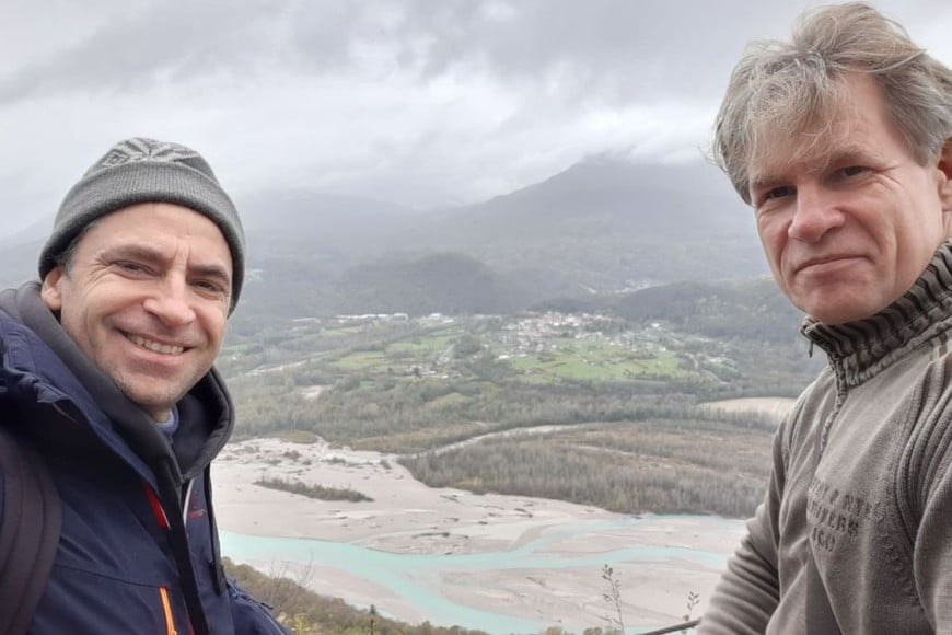 ELLITORAL_435406 |  Gentileza El Dr. Martín Blettler (INALI) y el Dr. Alexander Suchodolov (IGB) en el río Tagliamento (norte de Italia).