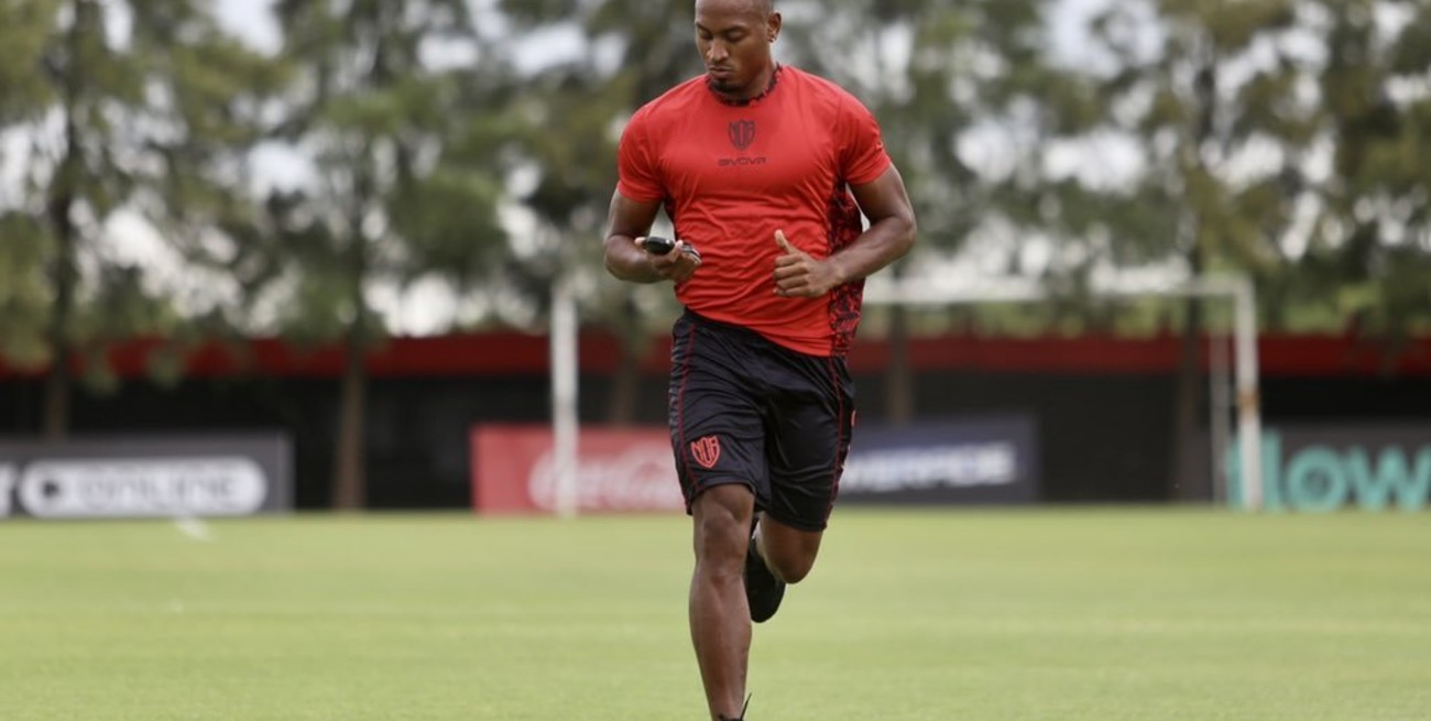 ELLITORAL_432286 | Gentileza. El colombiano Willer Ditta ya se acopló a Newell?s.