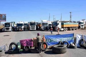 ELLITORAL_372345 |  Gentileza Tras 20 días, los autoconvocados de salud continúan con los cortes de ruta en la ciudad de Neuquén.