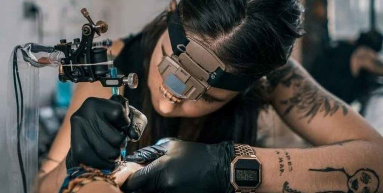 En Córdoba relanzan una campaña de tatuajes para sobrevivientes de violencia de género