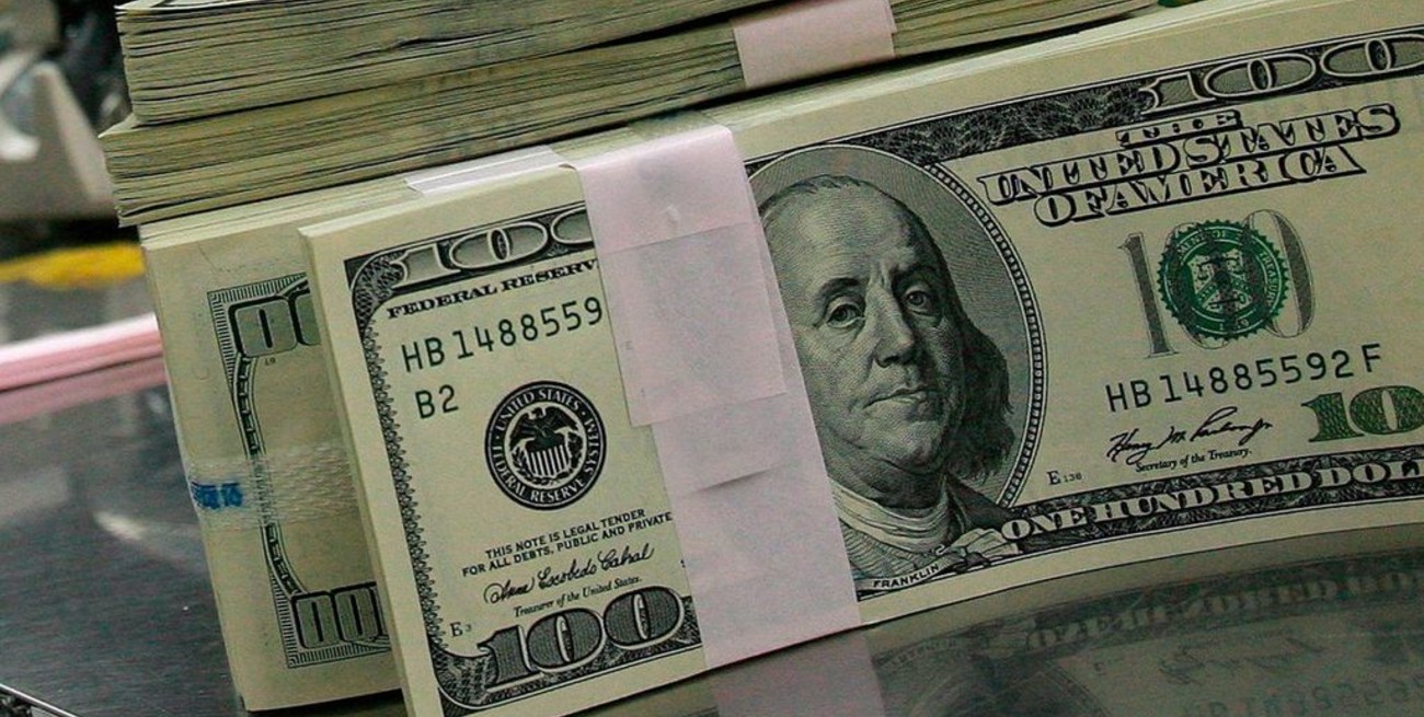 El dólar "ahorro" aumenta y se acerca a los $ 158 y el "blue" se vende en $ 145
