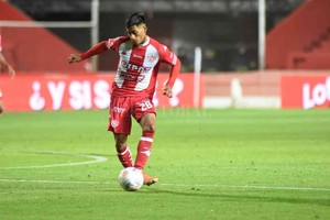 ELLITORAL_394834 |  Manuel Fabatía Titular. Para Azconzábal, Portillo es un jugador importante en la zaga y por eso confía en su recuperación física.