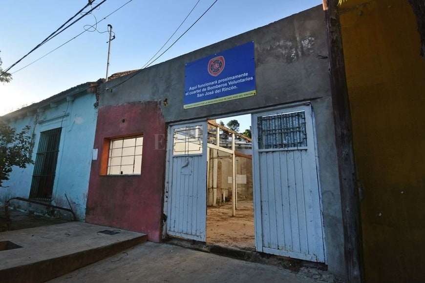 ELLITORAL_375573 |  Pablo Aguirre Entrada a lo que será el futuro cuartel.