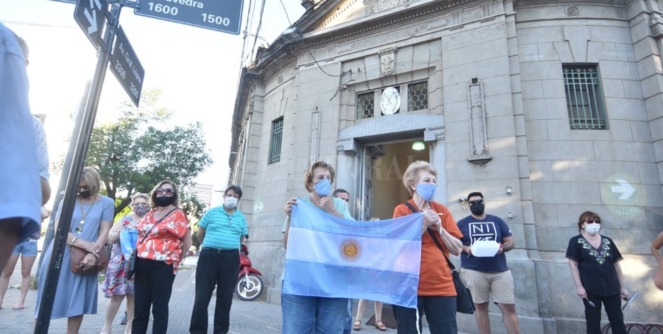 Vecinos se manifestaron por la incesante inseguridad en Santa Fe