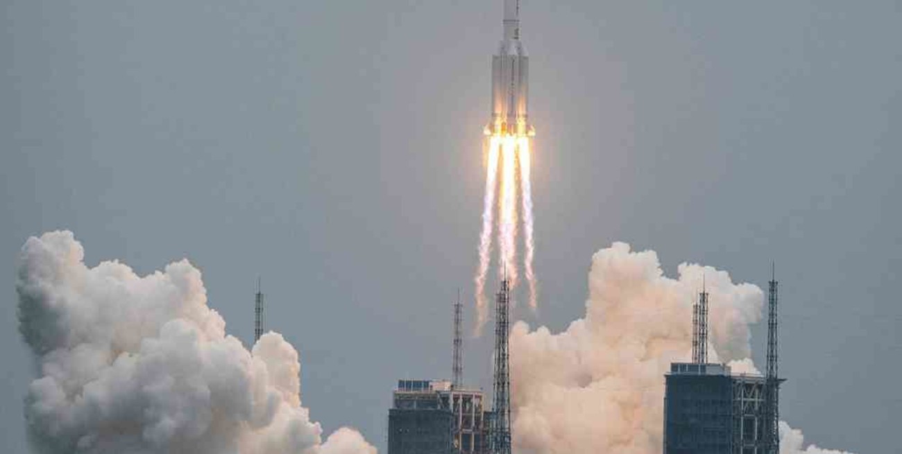 China lanzó con éxito el primer módulo de su estación espacial