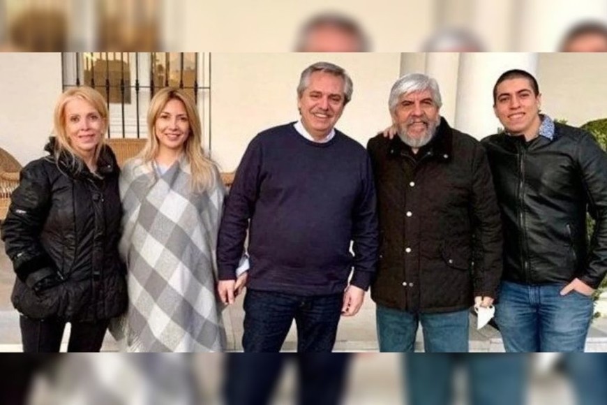 ELLITORAL_357676 |  Gentileza La esposa y el hijo de Hugo Moyano, presentes en el encuentro del presidente con el dirigente sindical, también se vacunaron.