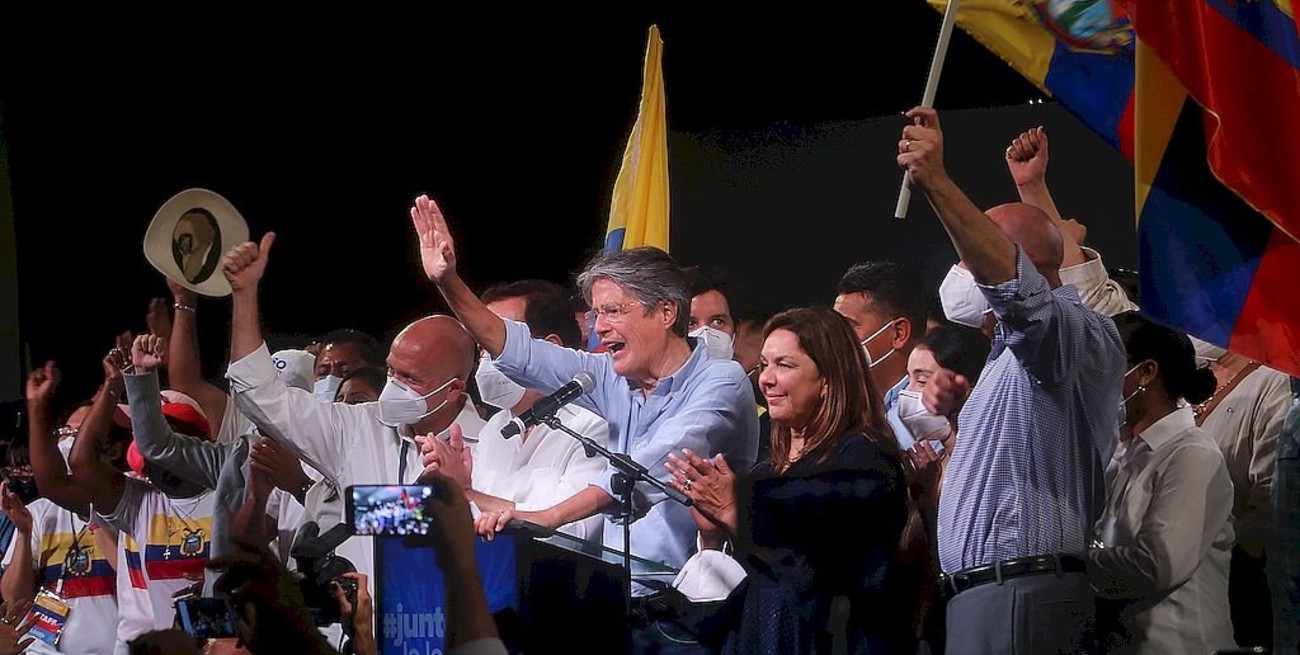 Gobiernos y líderes regionales felicitaron a Lasso por su triunfo electoral en Ecuador