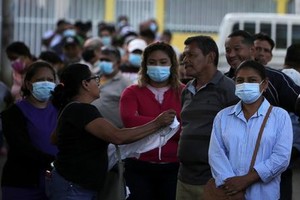 ELLITORAL_416226 |  Reuters Fila para votar en Managua este 7 de noviembre de 2021