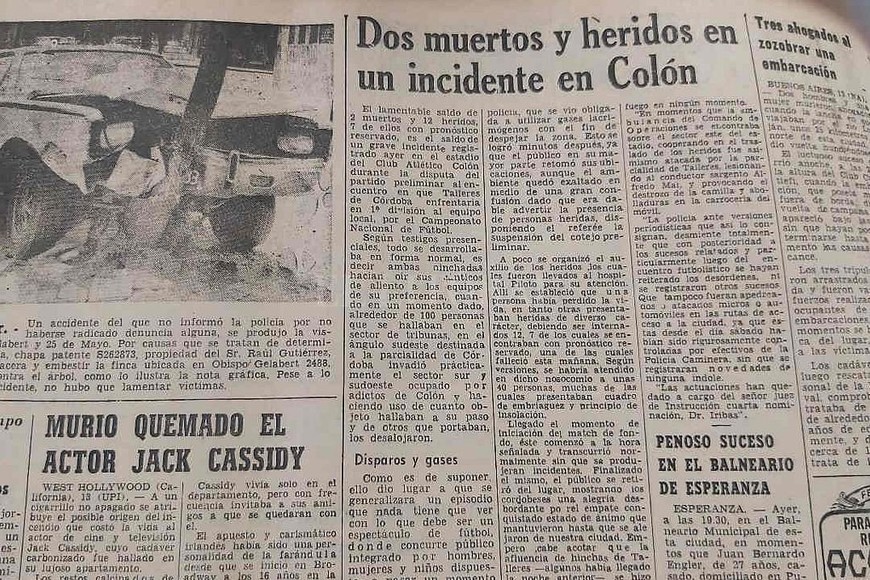 ELLITORAL_376277 |  Archivo El Litoral Así cubrió El Litoral aquél luctuoso episodio en su edición del 13 de diciembre de 1976, cuando Talleres trajo una multitud al barrio Centenario y se produjo un fuerte enfrentamiento con heridos de muerte en la tribuna sur. El partido, igualmente, se jugó.