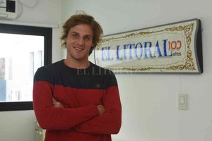 ELLITORAL_390392 |  Flavio Raina Manuel De Iriondo. El volante santafesino que suma experiencia en el exterior, disfrutó de sus vacaciones en Santa Fe, junto a sus seres queridos y amigos de la infancia.