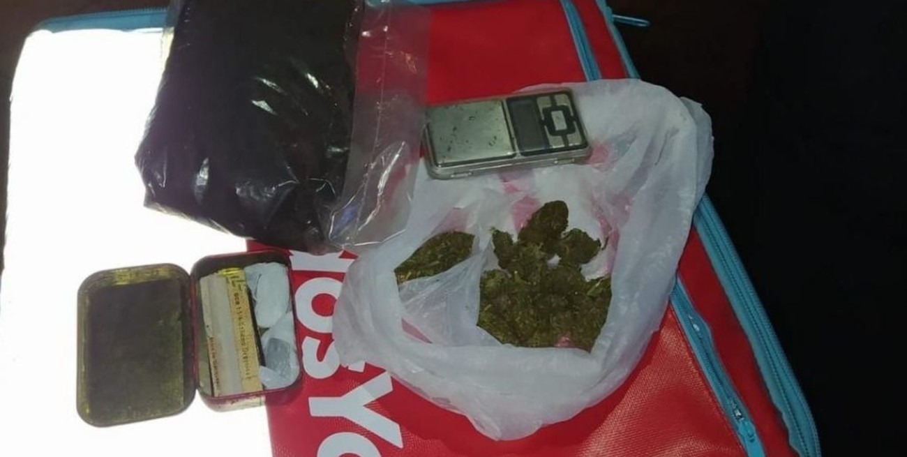  Un cadete llevaba en su caja de repartos marihuana y hasta una balanza 
