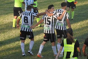 ELLITORAL_368081 |  Gentileza General San Martín festejó un nuevo triunfo y la cima de la tabla.