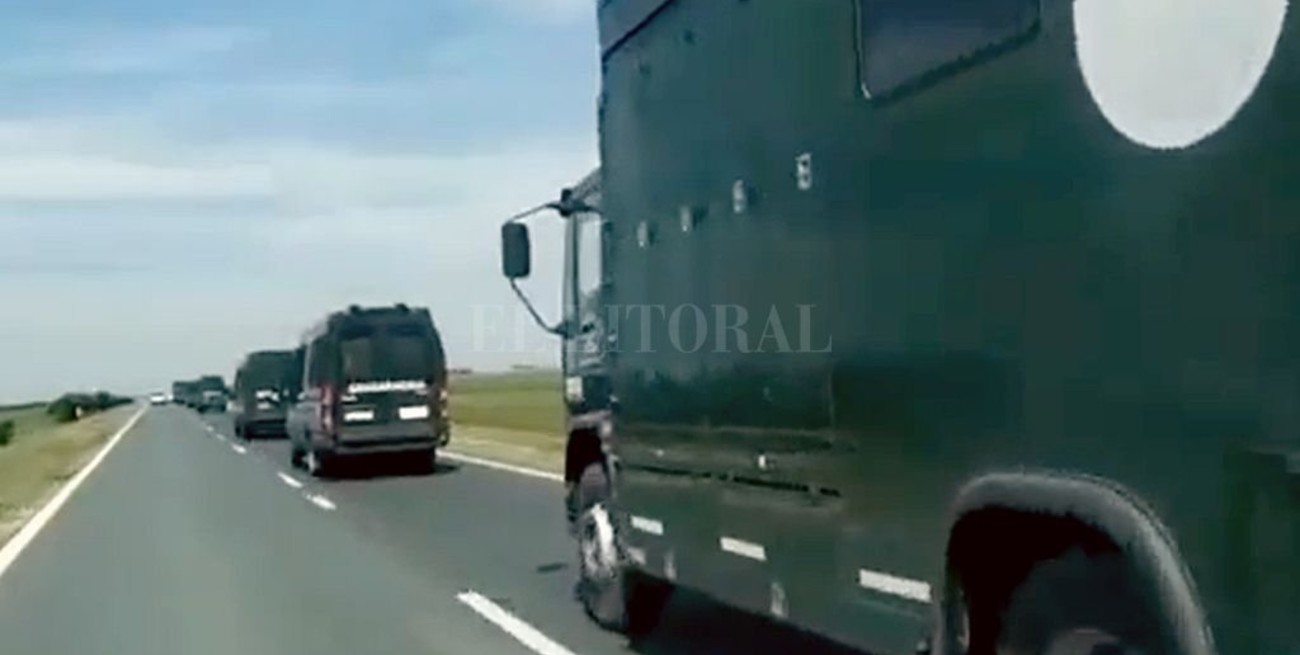 Caravana de gendarmes a la provincia de Santa Fe
