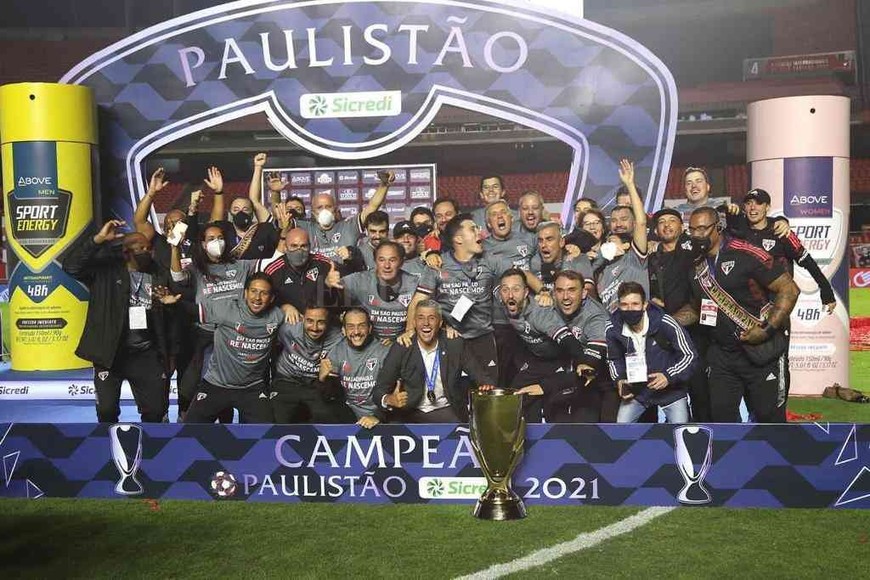 ELLITORAL_378553 |  Gentileza El festejo de todo el cuerpo técnico, dirigentes y colaboradores.