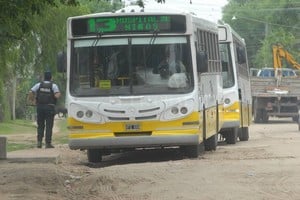 ELLITORAL_173219 |  Archivo El Litoral / Flavio Raina El episodio criminal ocurrió anoche, cuando el micro transitaba por calle Demetrio Gómez, a la altura de la Manzana Nº 3.