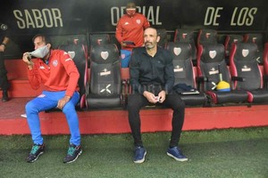 ELLITORAL_375311 |  Mauricio Garín Juan Manuel Azconzábal, el  Sr. de las lapiceras  junto a su ayudante: el  Pepi  Zapata.