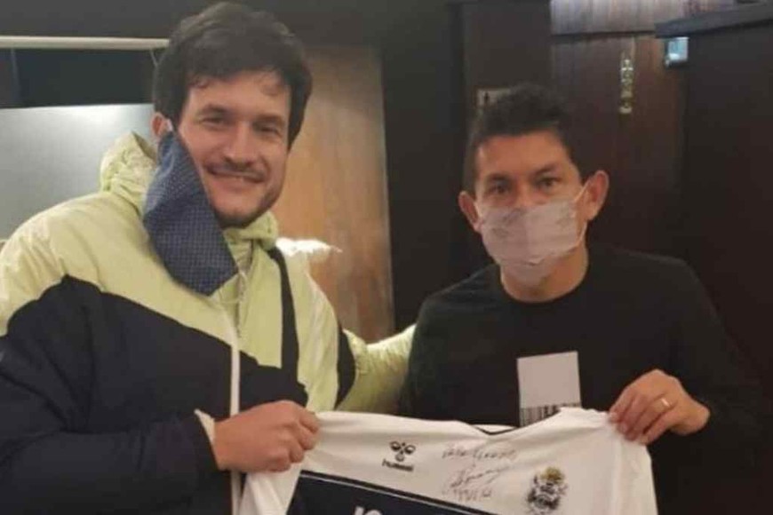 ELLITORAL_386304 |  Gentileza Triperomaníacos. Ya posó con la camiseta.