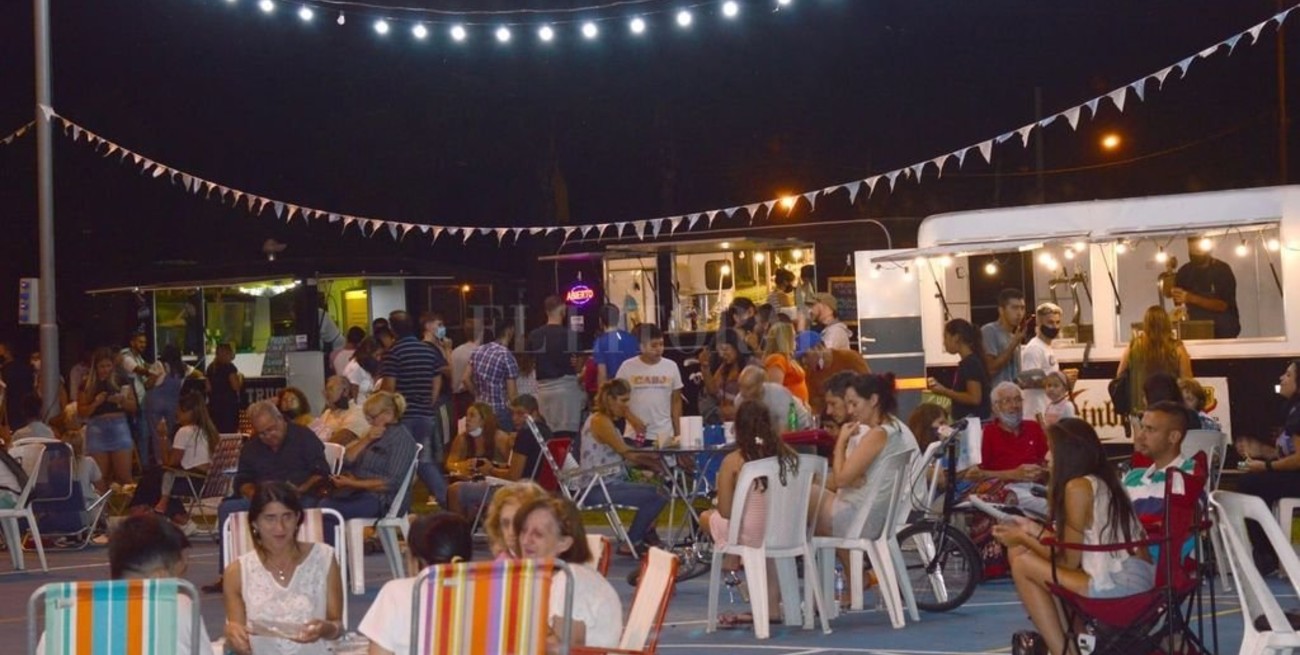 Festival de foodtruck gastronómico en San Carlos Norte 