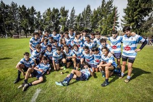 Gentileza Rugby Click/Franco Perego Los Menores de 15 años de CRAI que obtuvieron el título de la categoría, tras superar a Santa Fe RC en la definición.