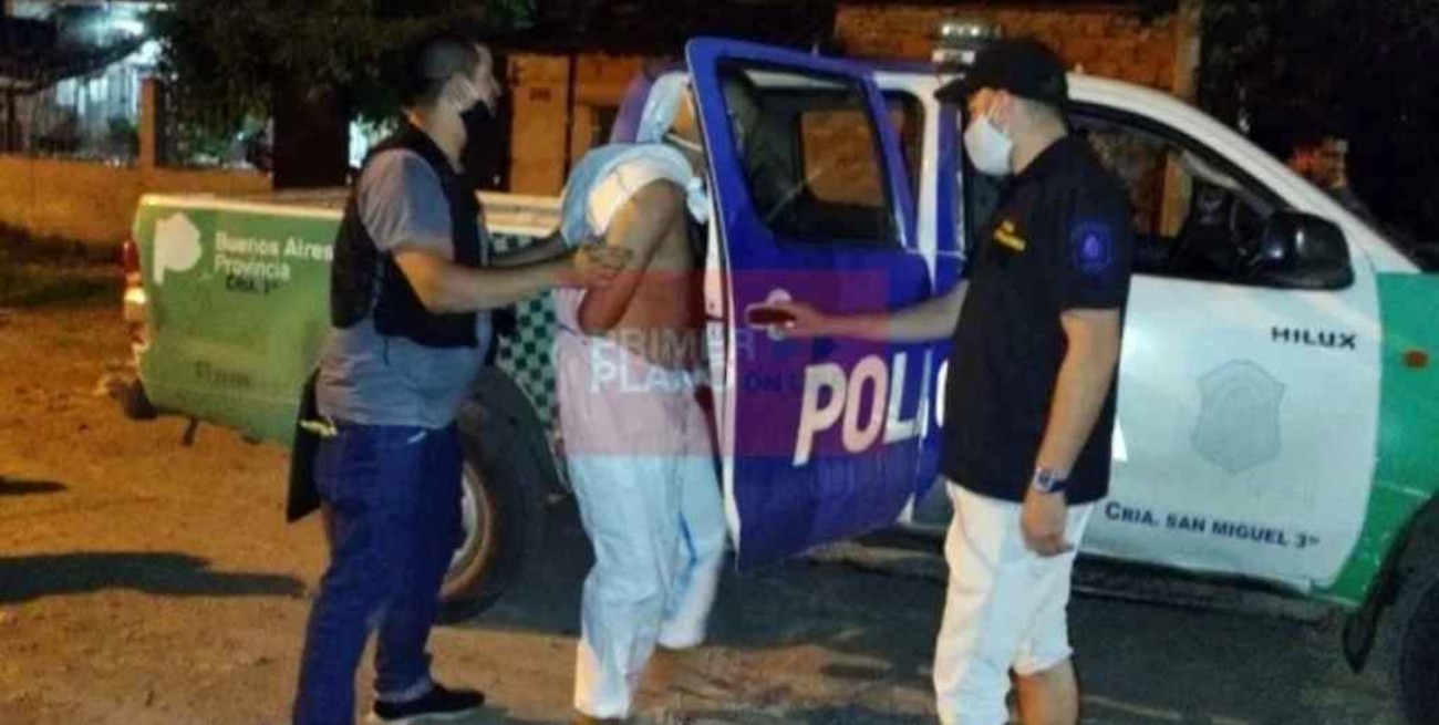 Un hombre detenido por golpear a su expareja en la cabeza con una mancuerna