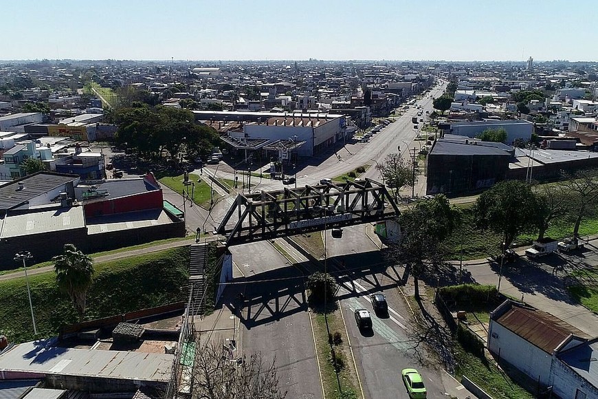 ELLITORAL_386500 |  Fernando Nicola Esta vista aérea refleja el crecimiento del centro de la ciudad y, puntualmente, del área comercial sobre Aristóbulo del Valle.
