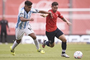 ELLITORAL_373705 |  NA zzzznacd2NOTICIAS ARGENTINAS BAIRES, MAYO 2: Escena del partido que estÃ¡n jugando Independiente y AtlÃ©tico TucumÃ¡n. Foto NA: PRENSA CAIzzzz