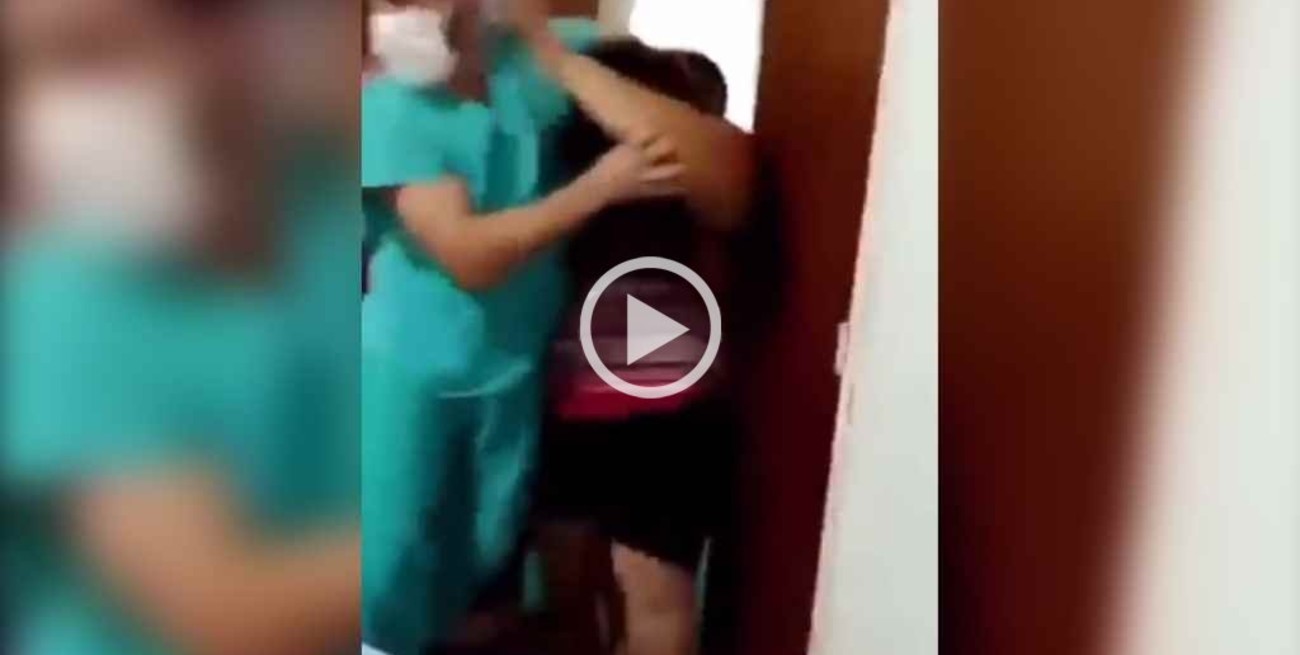 Una mujer agredió a dos médicos por no darle prioridad a su hermana en un hospital bonaerense 