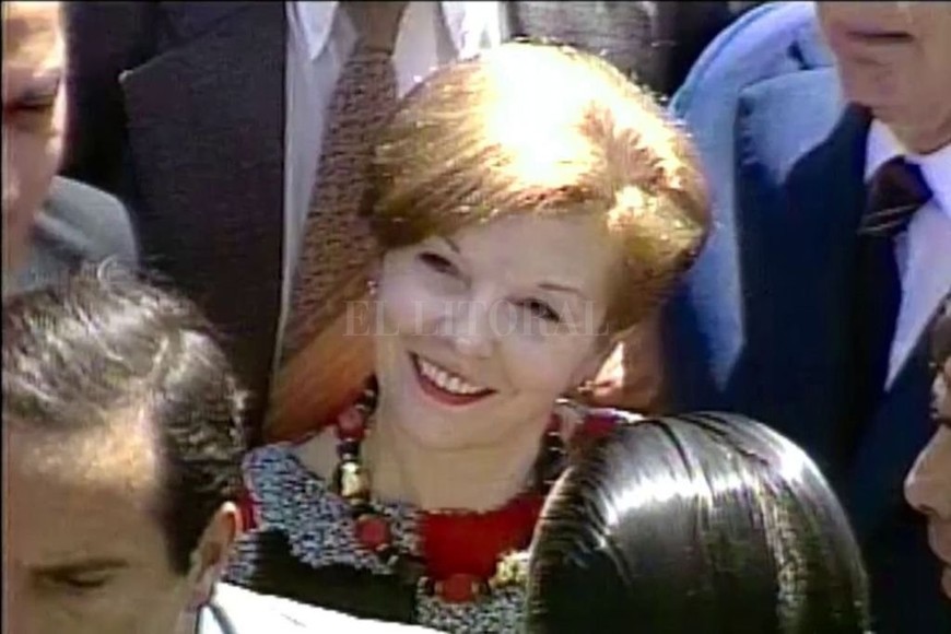 ELLITORAL_405788 |  Gentileza producción Una Isabel con renovado estilo europeo, en su breve regreso de España a la vuelta de la democracia.