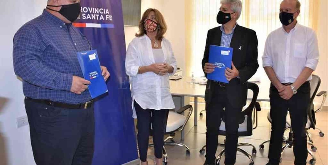 Firman convenios para financiar obras de viviendas en el departamento San Javier