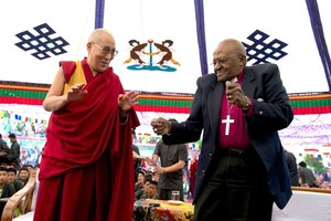 ELLITORAL_426942 |  Tenzin Choejor Amigos espirituales, Desmond Tutu junto al Dalai Lama