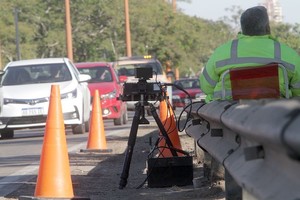 Archivo El Litoral / Mauricio Garín ¿Funcionan los radares? Sí, funcionan. Lo que no funciona es el envío de las multas a los infractores.