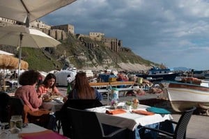 Archivo/Télam El 18 de mayo se dispuso la reapertura de negocios minoristas, playas, bares, y peluquerías en todo el país y desde el 3 de junio se permiten los desplazamientos entre las 19 regiones de Italia.