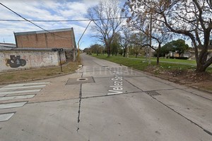 ELLITORAL_328483 |   Intersección de las calles Vélez Sarsfield y Pedro de Vega.